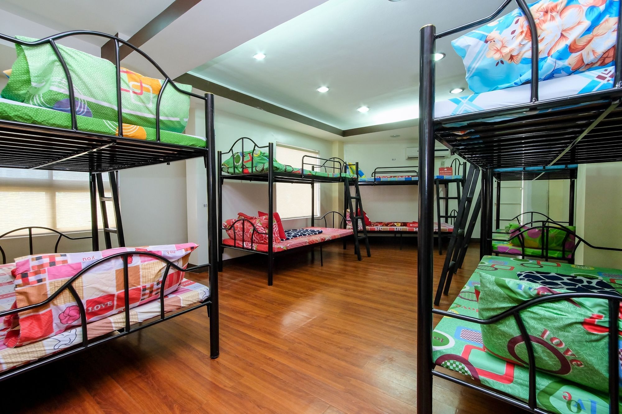 Zen Hostel Quirino Ave. Malate Маніла Екстер'єр фото