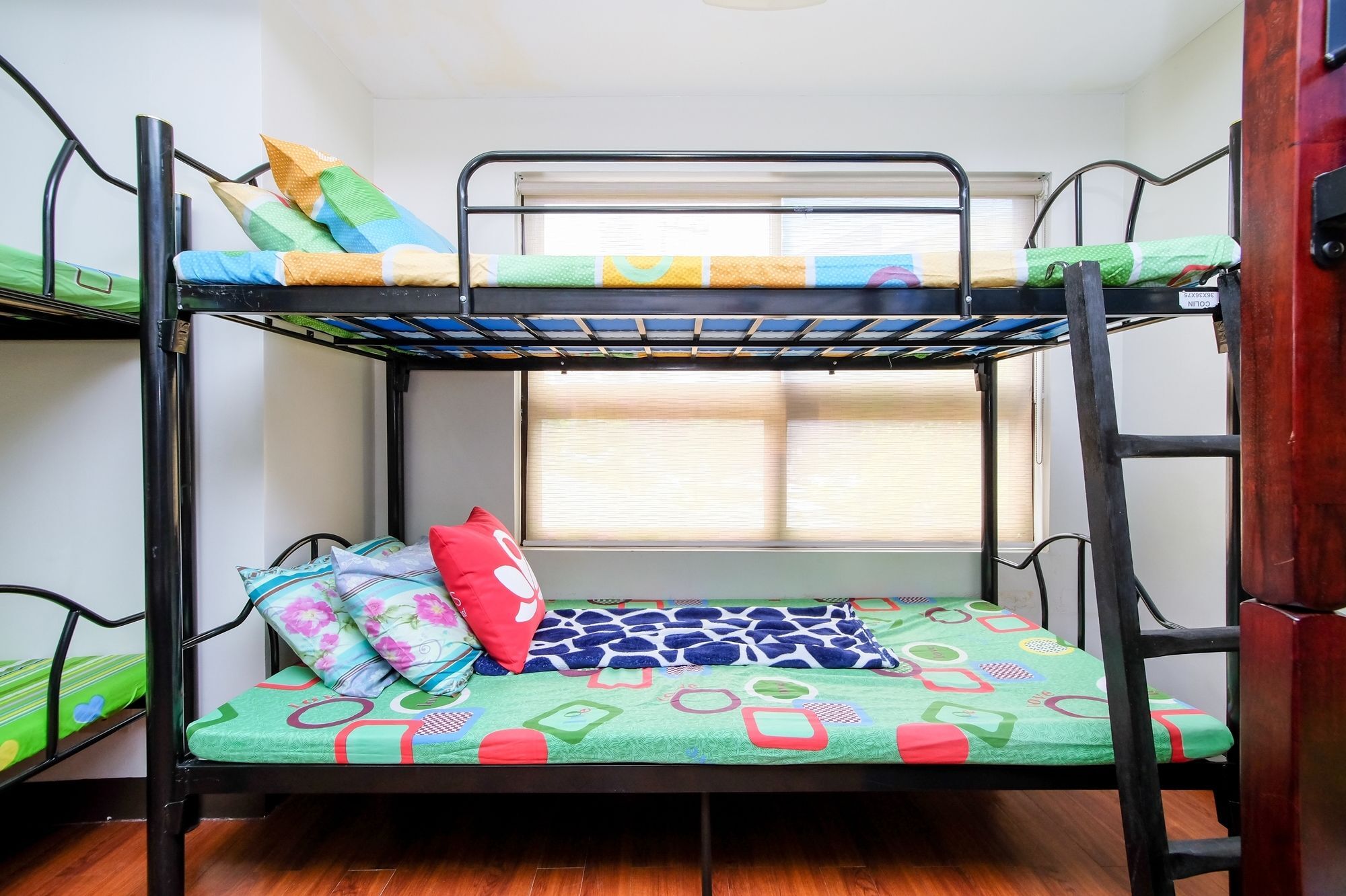 Zen Hostel Quirino Ave. Malate Маніла Екстер'єр фото