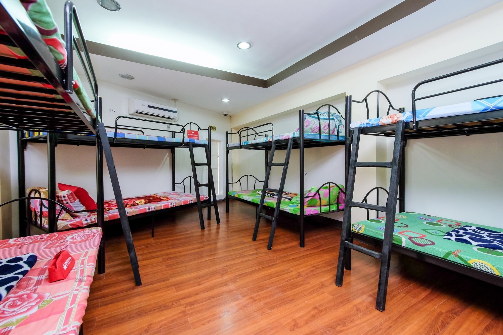 Zen Hostel Quirino Ave. Malate Маніла Екстер'єр фото