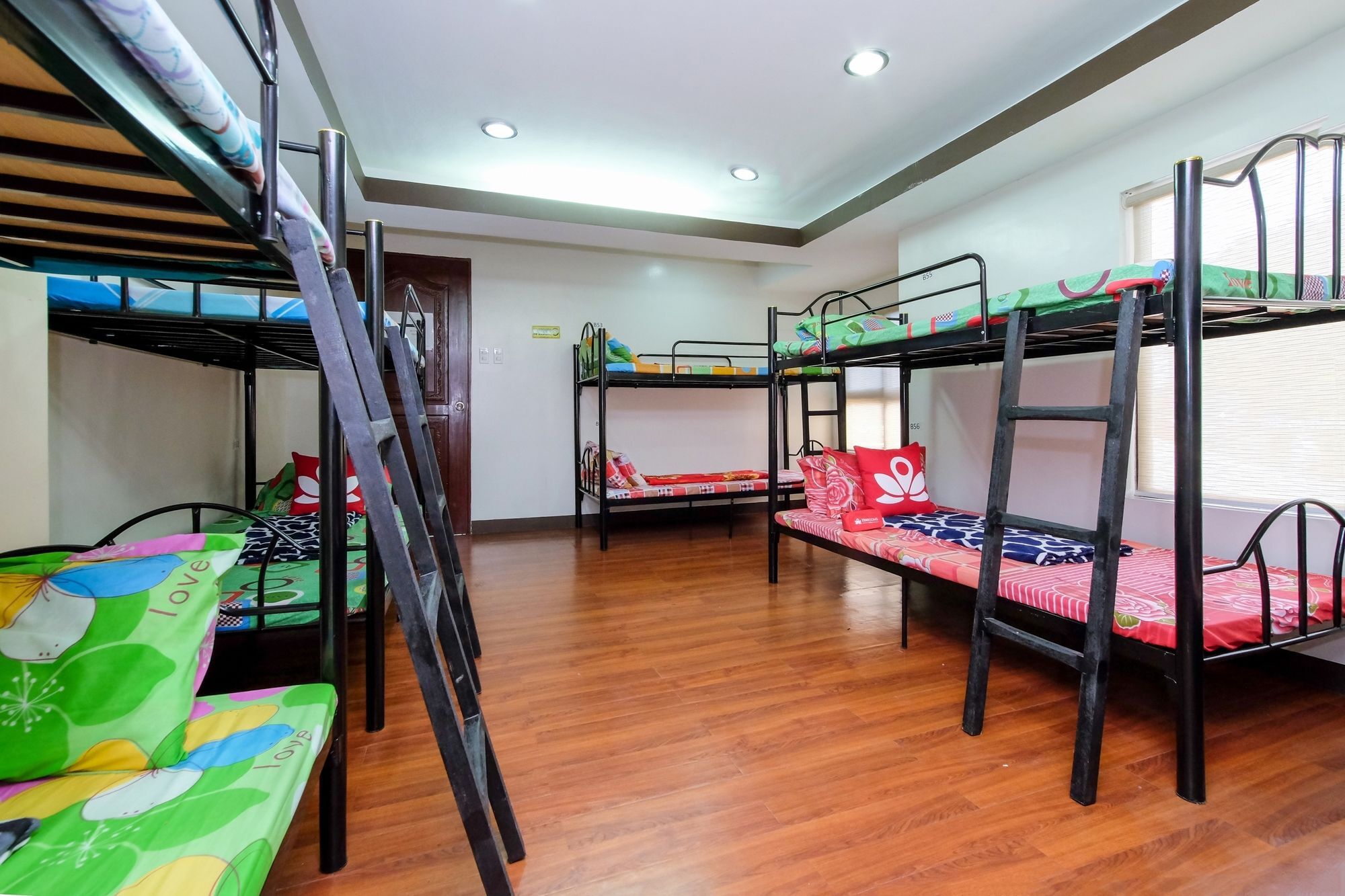 Zen Hostel Quirino Ave. Malate Маніла Екстер'єр фото